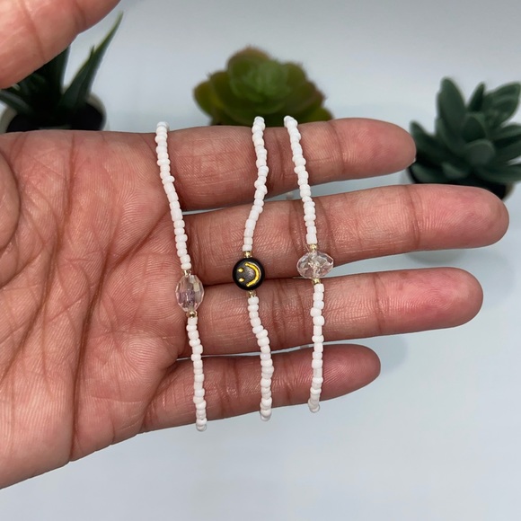 Handmade Trendy Glass Bead Bracelets with Smiley Face - Picture 4 of 7